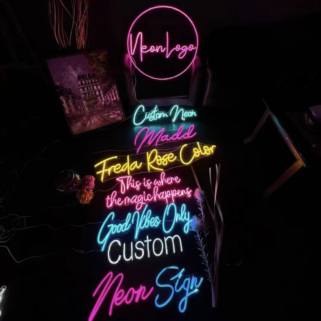 Insegna al Neon Personalizzata - Party Games Name recensione e prezzo